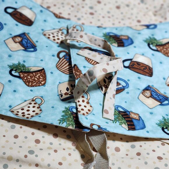 HANDMADE FARMHOUSE STYLE CASSAROLE CARRIER WITH WOOD HANDLES - Picture 3 of 4